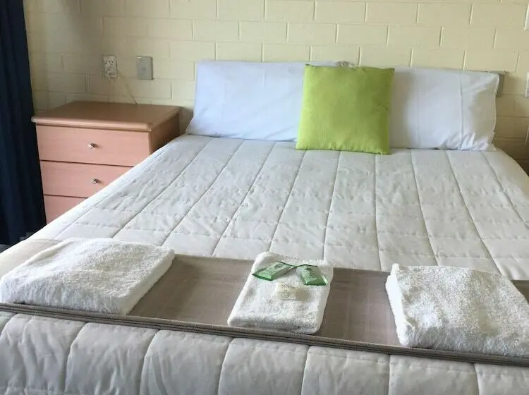 1 Bedroom Basic Apartment, Skenes Creek Lodge Motel And Restaurant