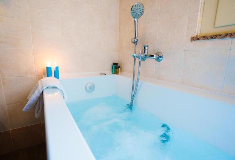 带大床的标准间, Quattro Torri B&b