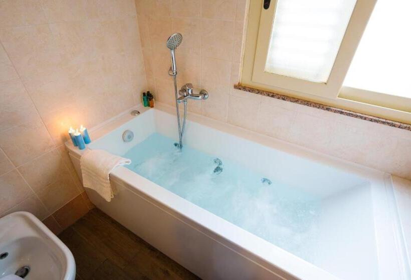 اتاق استاندارد با تخت بزرگ, Quattro Torri B&b