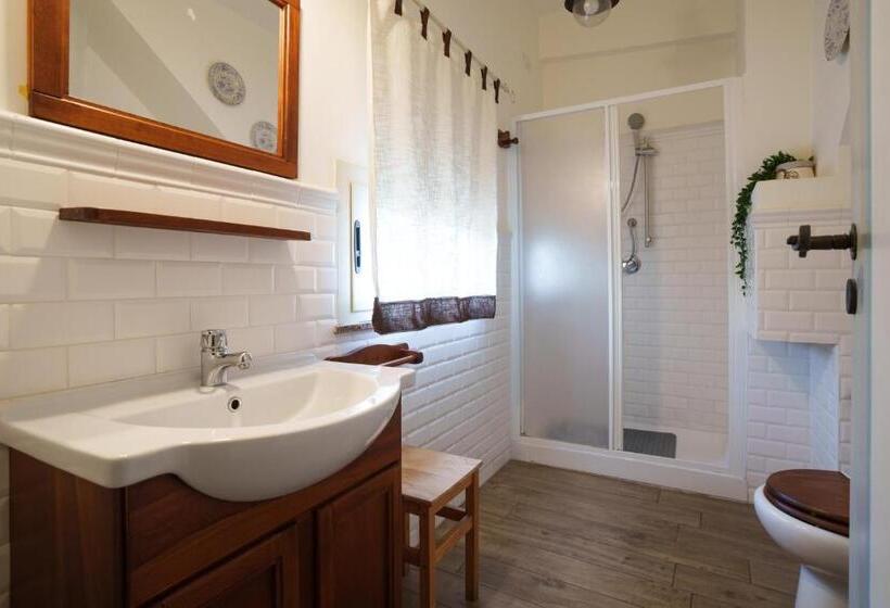 带露台的标准房间, Quattro Torri B&b