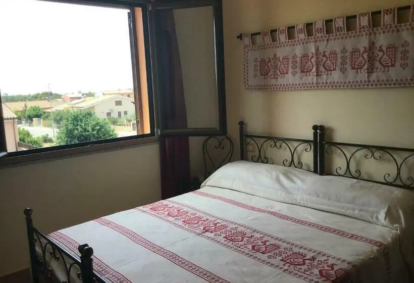 スタンダードルーム, Donna Violante Porto Corallo Affittacamere