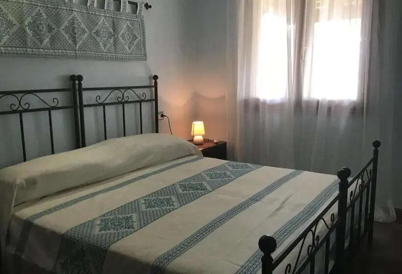 デラックスルーム, Donna Violante Porto Corallo Affittacamere