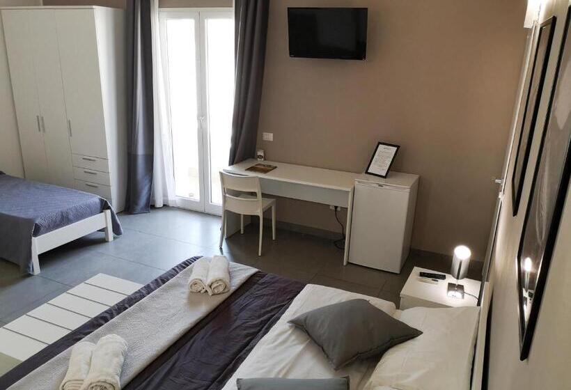 Standard 4-Bettzimmer mit Balkon, Ermes