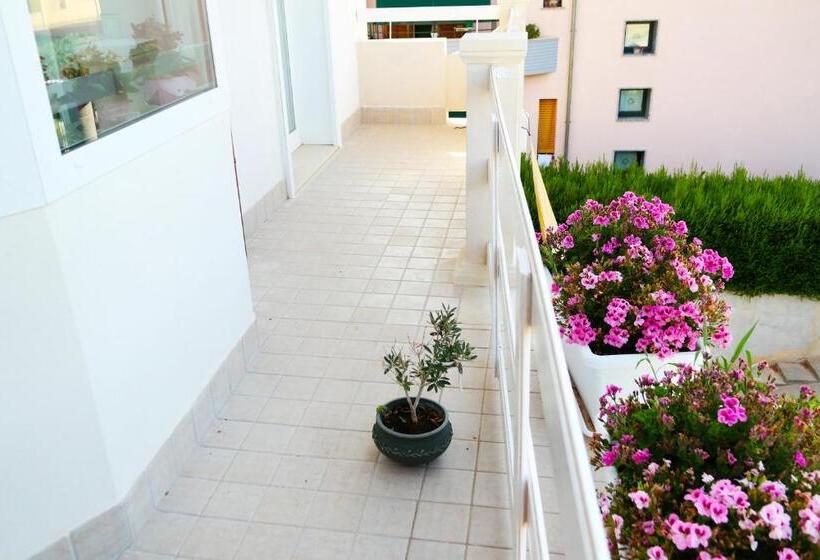 Standard 4-Bettzimmer mit Balkon, Ermes