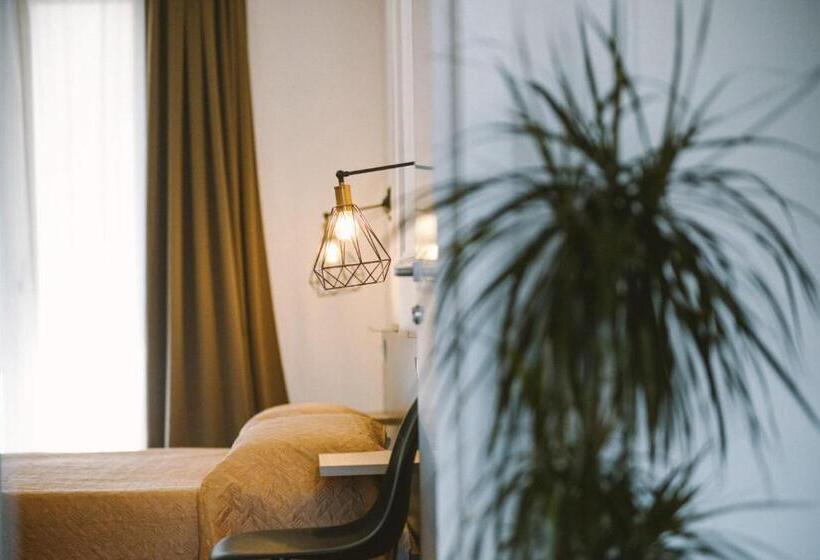 3 Bett Deluxe Zimmer, Ermes