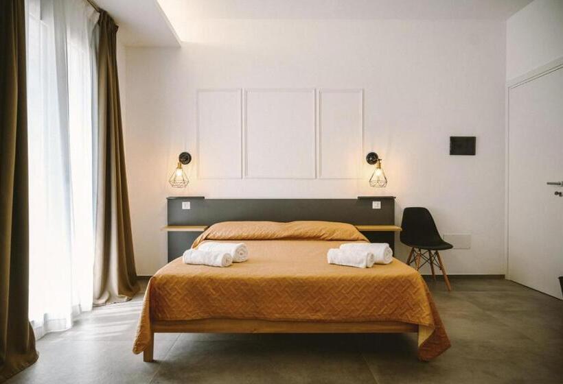 3 Bett Deluxe Zimmer, Ermes