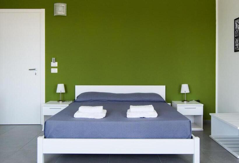 Standard 4-Bettzimmer mit Balkon, Ermes