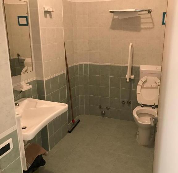 싱글 기본룸, Haiti