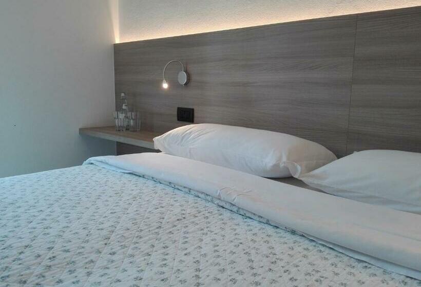 غرفة قياسية مزوَّدة بشُرفة, Locanda Alla Perla