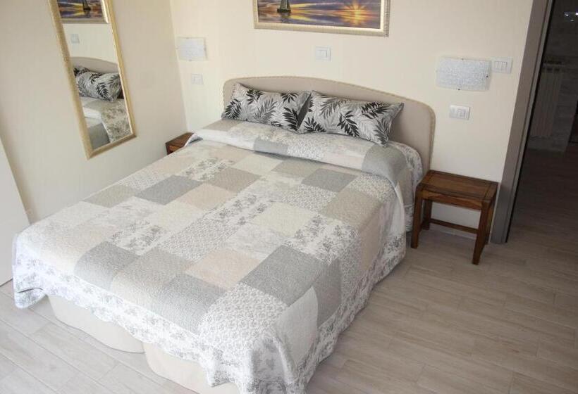 Номер Стандарт с Балконом, Margherita Meublè