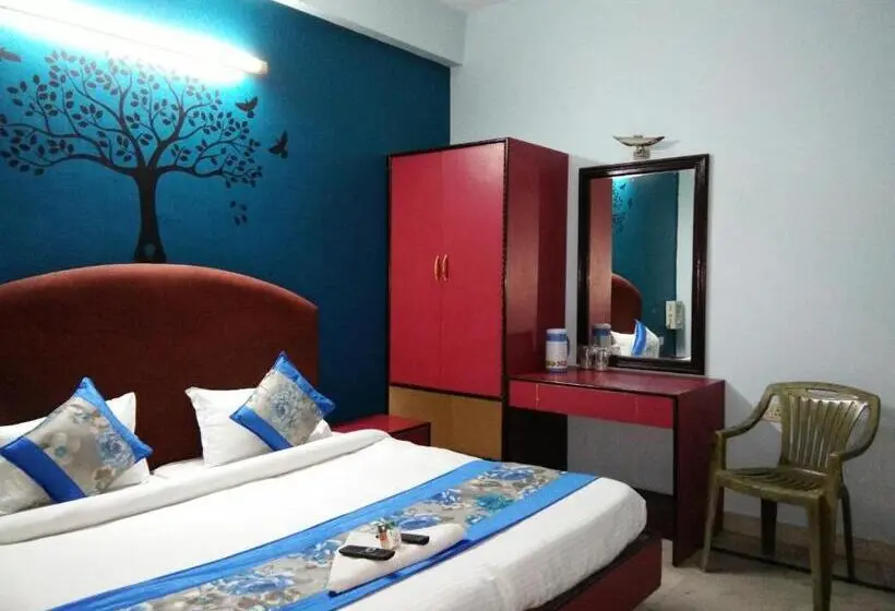 Quarto Familiar Deluxe, Mayur