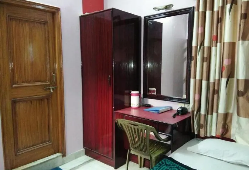 Quarto Familiar, Mayur