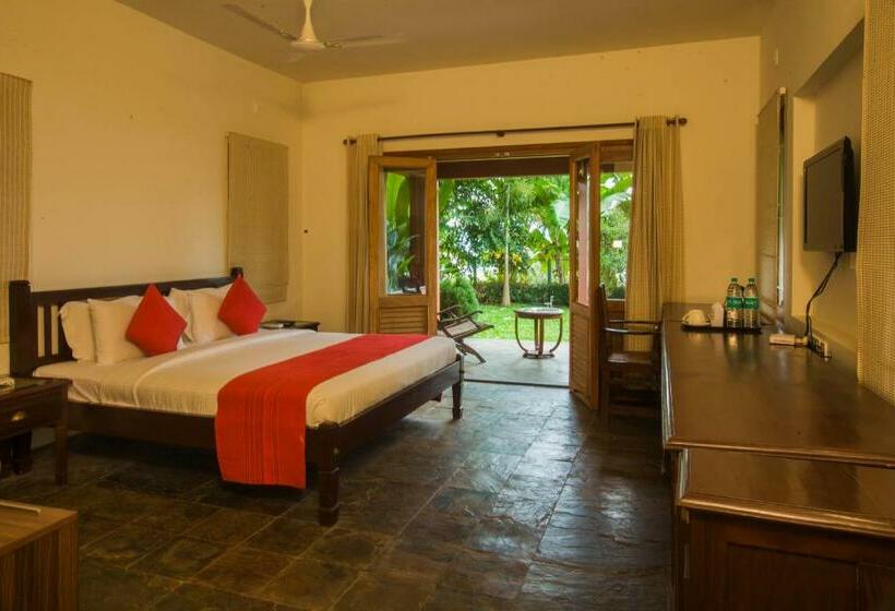 غرفة ديلوكس مطلة على البحيرة, Vistara Resort