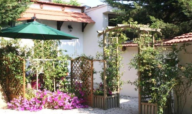Quarto Triplo Estandar Vista Jardim, Albarosa
