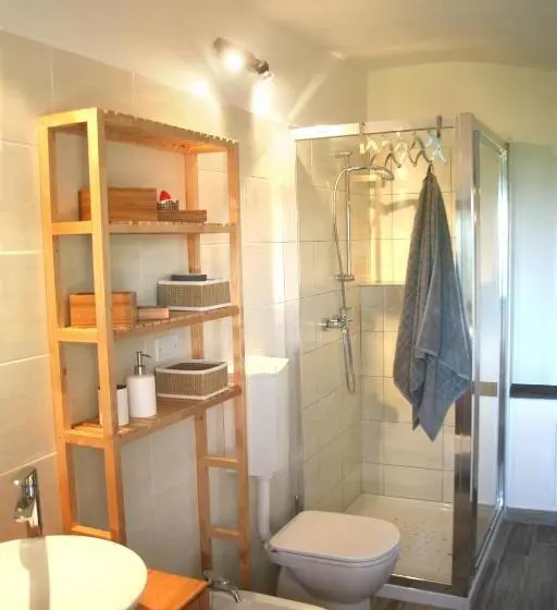 Deluxe Neljän Hengen Huone, Cascina Brunod