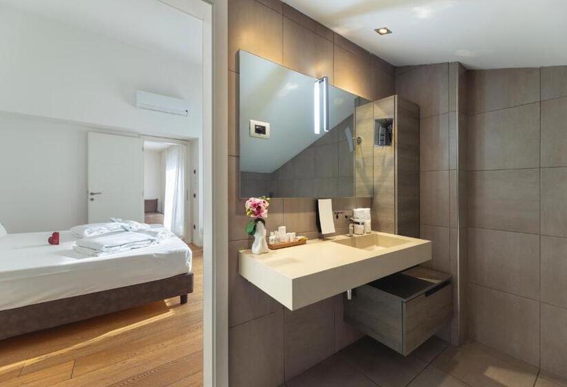 اتاق استاندارد با بالکن, Heart Of Trento Loft & Rooms