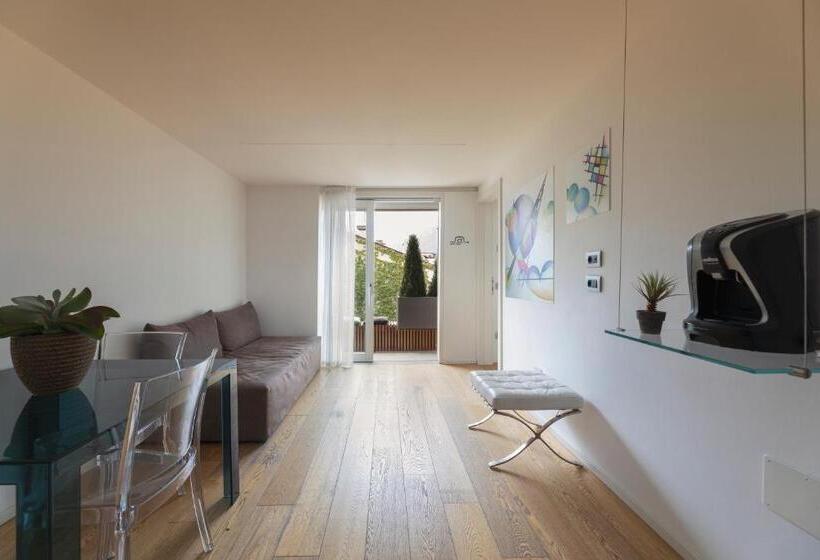 اتاق استاندارد با بالکن, Heart Of Trento Loft & Rooms