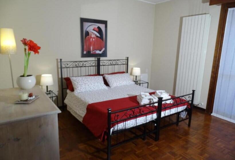 Номер Deluxe Вид на Сад, La Casa Di Clara