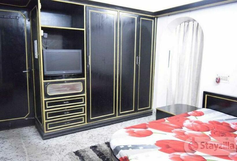 Quarto Estandar, Sangleela