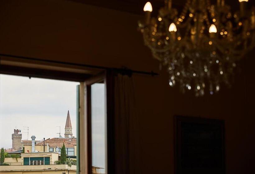 اتاق استاندارد سه نفره, Sette Note Guest House