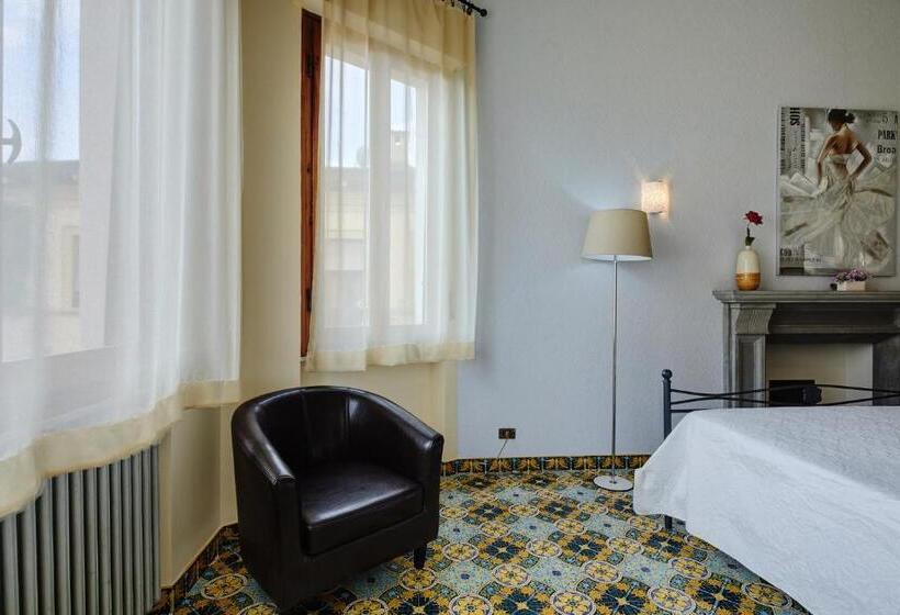 اتاق استاندارد, Sette Note Guest House