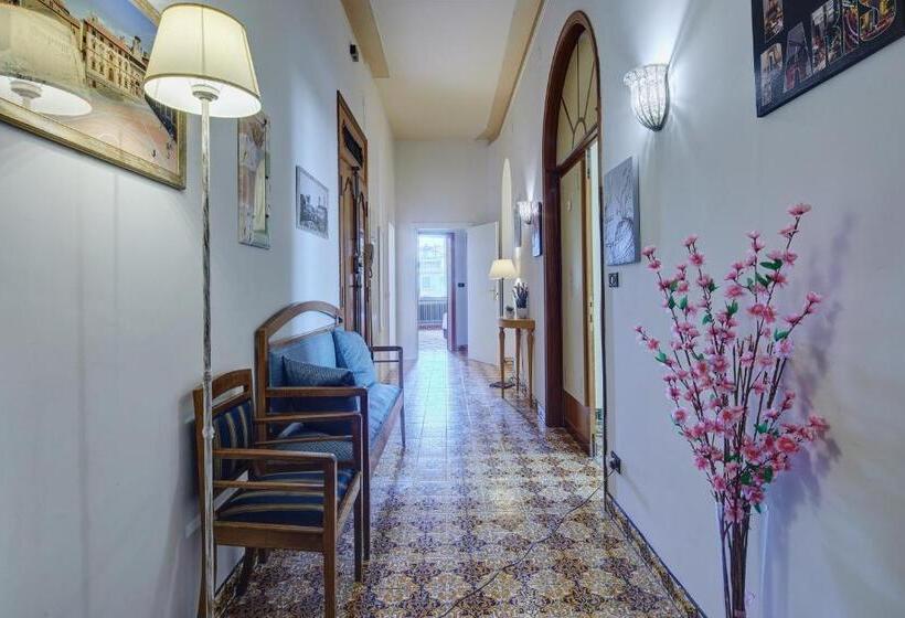 اتاق استاندارد سه نفره, Sette Note Guest House