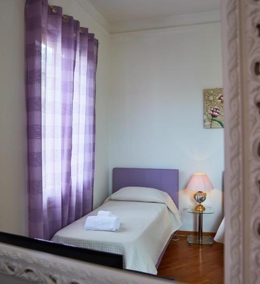 اتاق استاندارد سه نفره, Sette Note Guest House