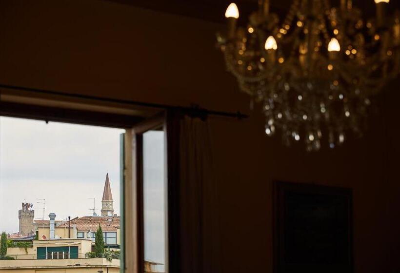 اتاق استاندارد سه نفره, Sette Note Guest House