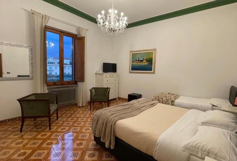 اتاق استاندارد سه نفره, Sette Note Guest House