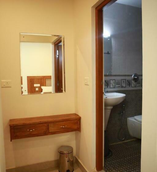 اتاق لوکس, Anna Residency
