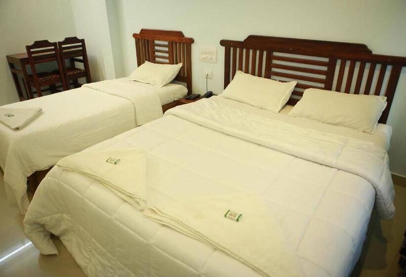 디럭스 트리플 룸, Anna Residency