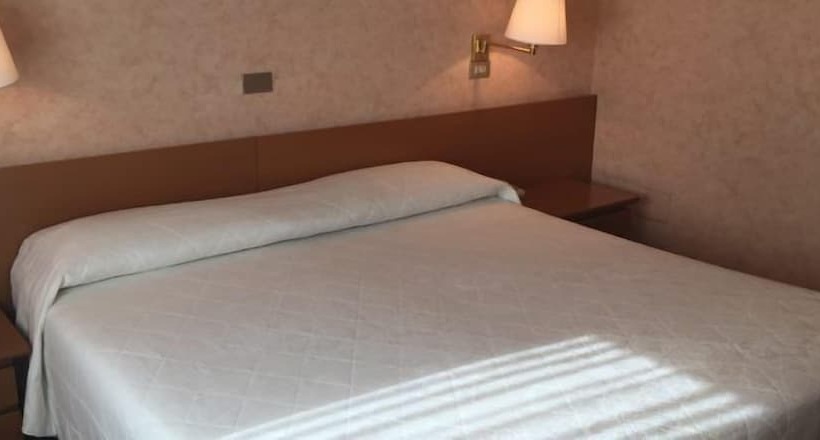 חדר אקונומי, Gama