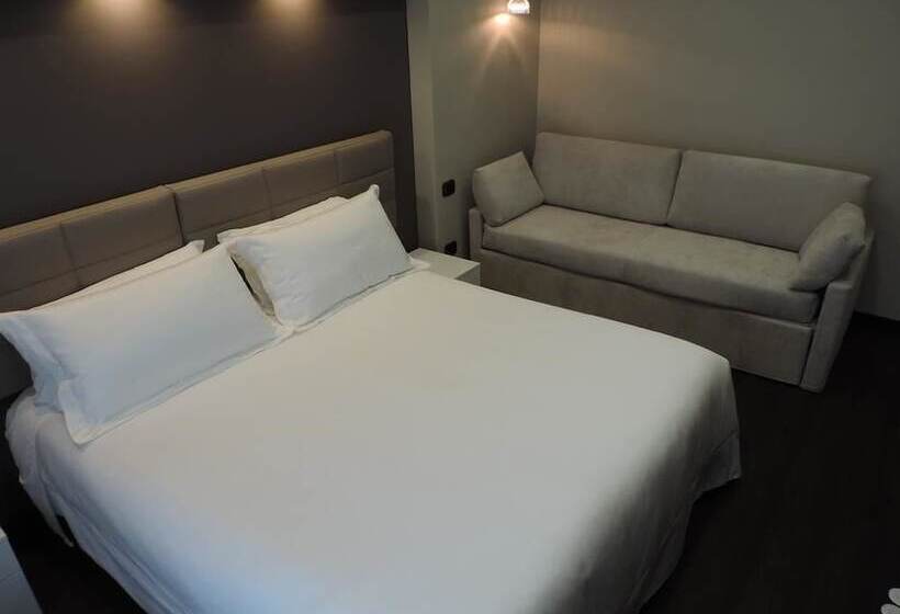 חדר סטנדרט לשלושה, Gama