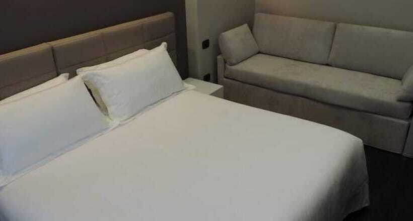 חדר סטנדרט לשלושה, Gama