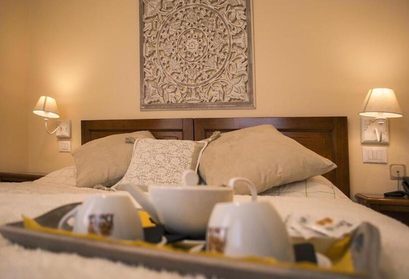 デラックスルーム, Italia