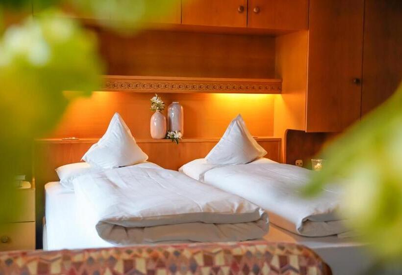 غرفة كمفورت مع بلكونة, Niedermair