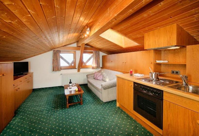 شقة غرفة نوم واحدة مزودة بشُرفة, Niedermair