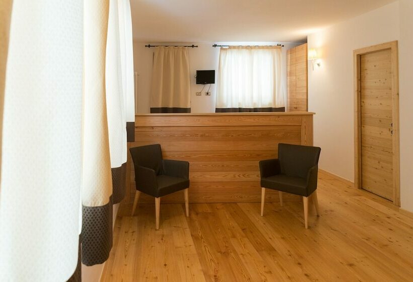 غرفة قياسية ثلاثية, Sport Hotel Prodongo