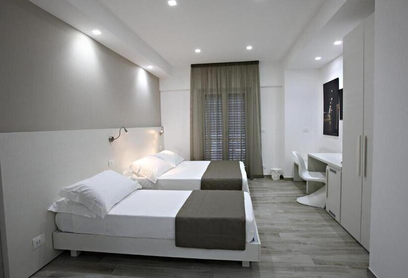 חדר סטנדרט לשלושה, B&b High Definition