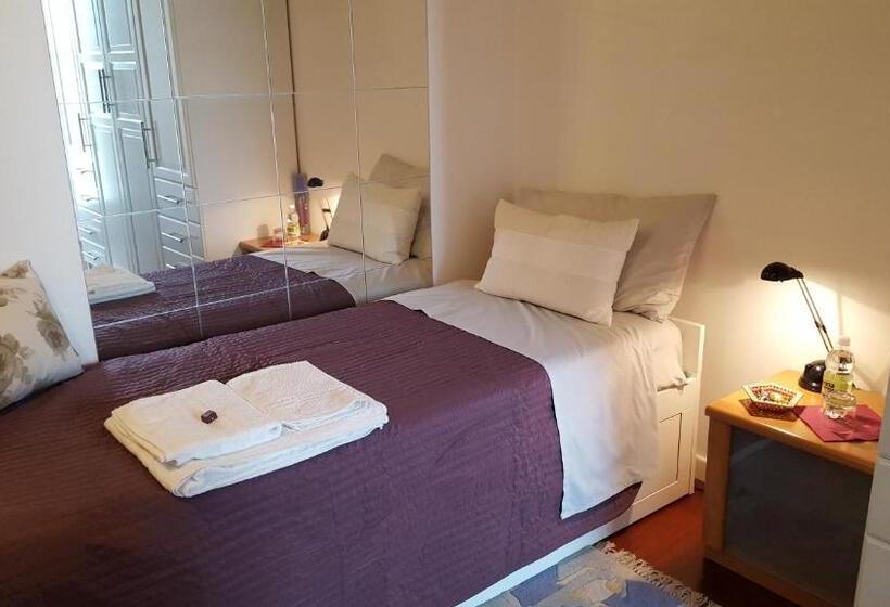 חדר סטנדרט לארבעה, B&b Melograno Mc