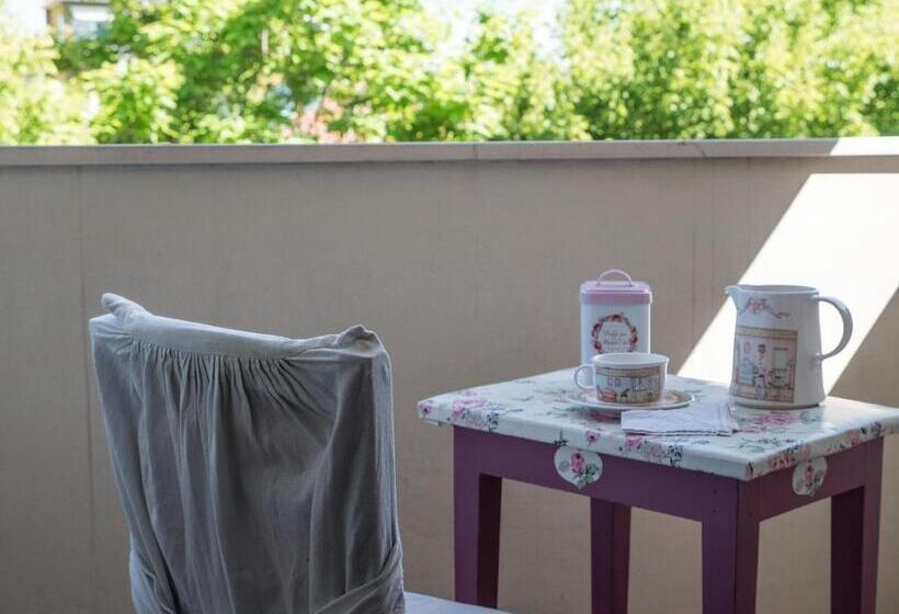 استودیو استاندارد با بالکن, B&b Zelmirà