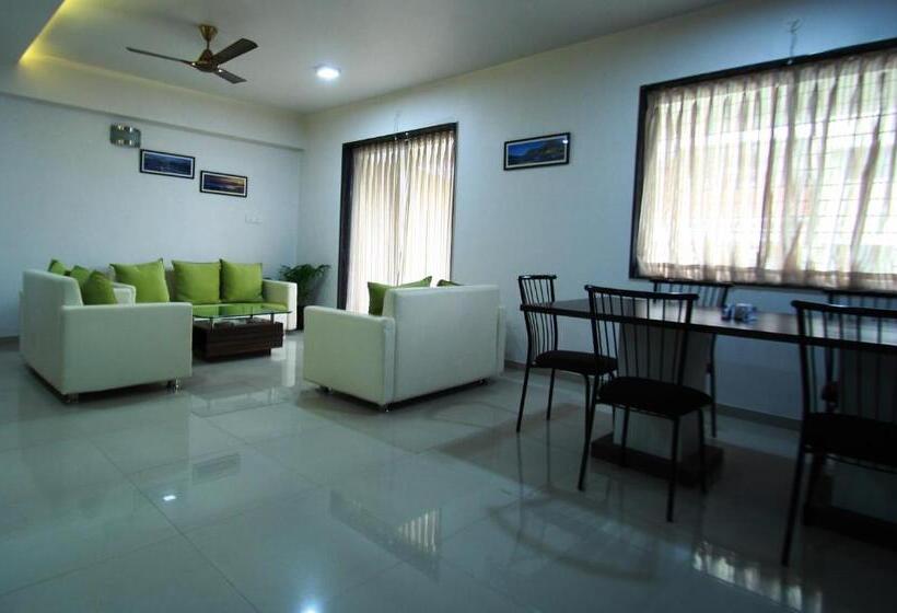 חדר דלוקס, Aashiyana Inn