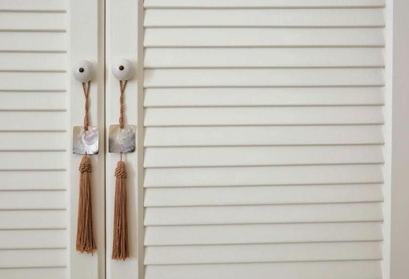 Трехместный Номер Стандарт с Балконом, Domus Dejana