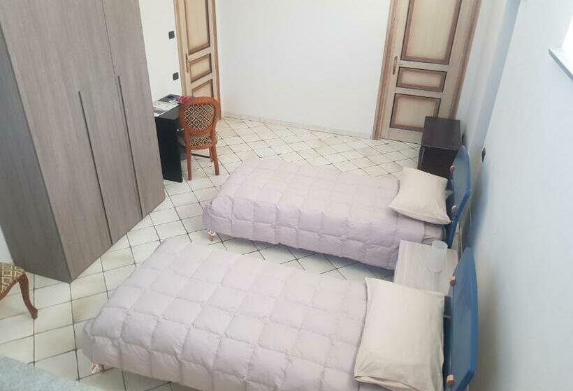 패밀리 룸, La Morona