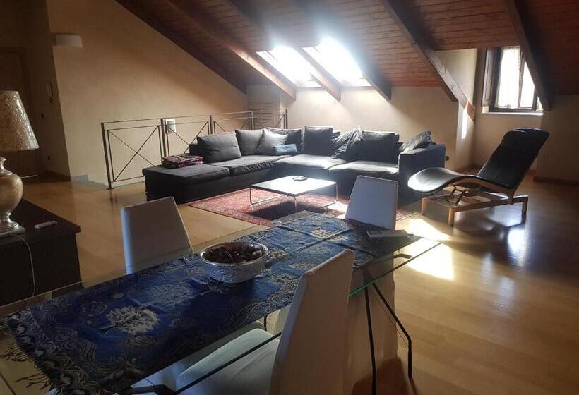 스탠다드 룸, La Morona