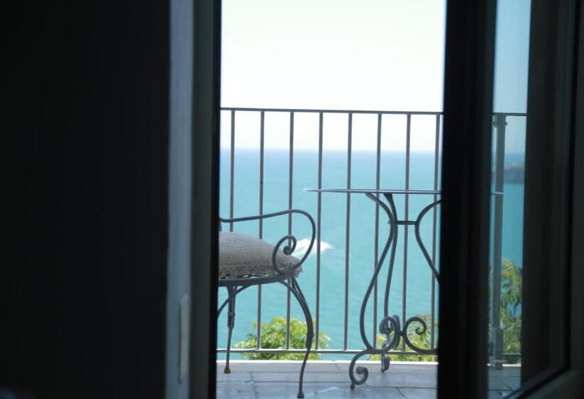 سوییت جونیور با چشمانداز دریا, Gli Orti Di Malva B&b