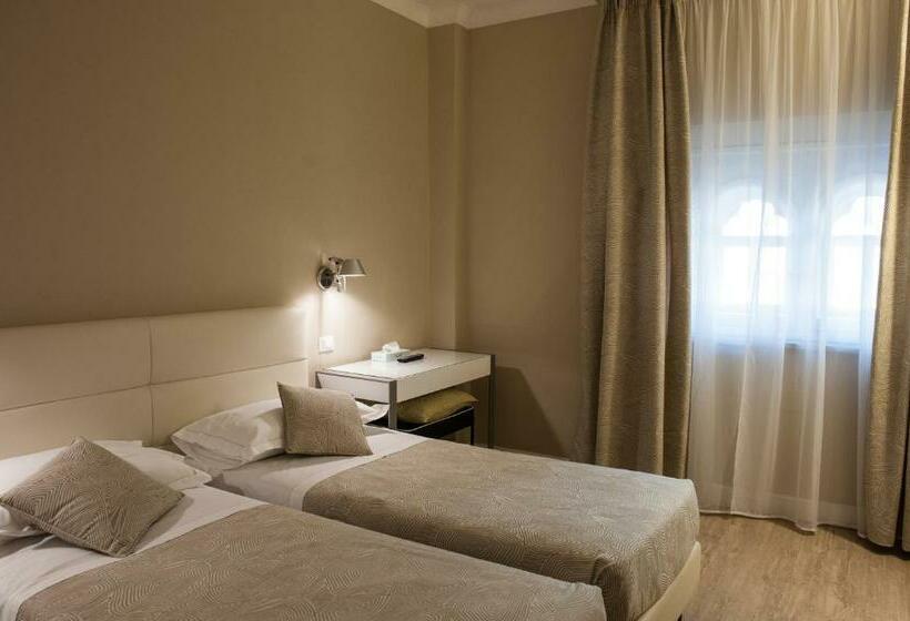 اتاق راحتی, Universal