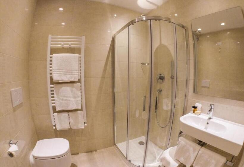 اتاق سوپریور خانوادگی با چشمانداز دریا, Universal