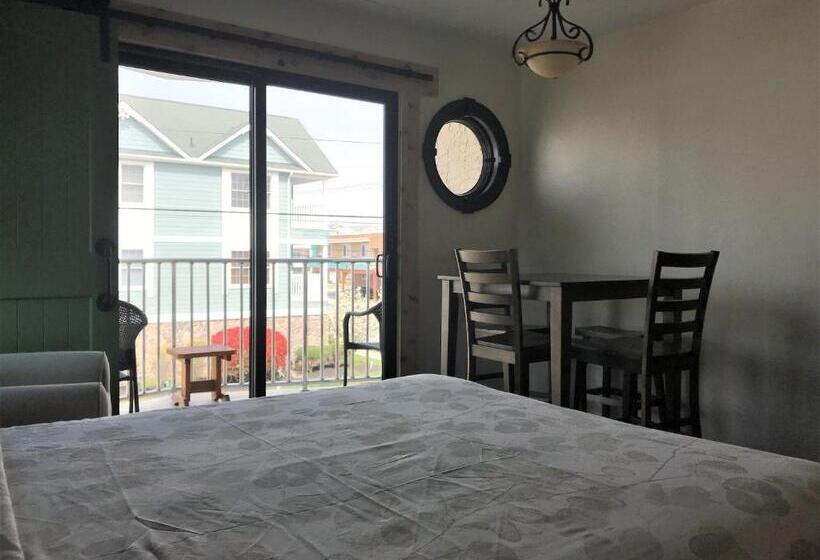 스탠다드 발코니 스튜디오, Ala Moana Motel