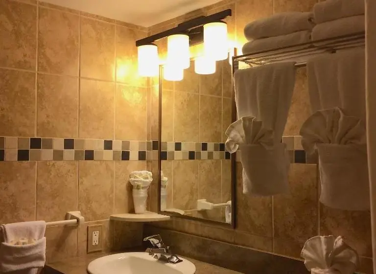 プールビュースイート, Ala Moana Motel